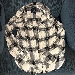 American Eagle Outfitters Plaid Button-Down Shirt